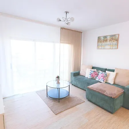 Sea View 2br Mackenzie Larnaca